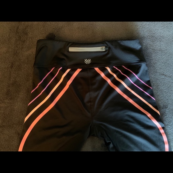 Forever 21 Capri Workout Leggings - Picture 3 of 4